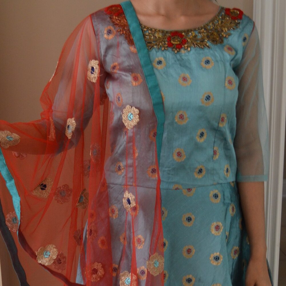 *** BEAUTIFUL SILK BLEND PARTY WEDDING LONG GOWN SALWAR SET NEW ***